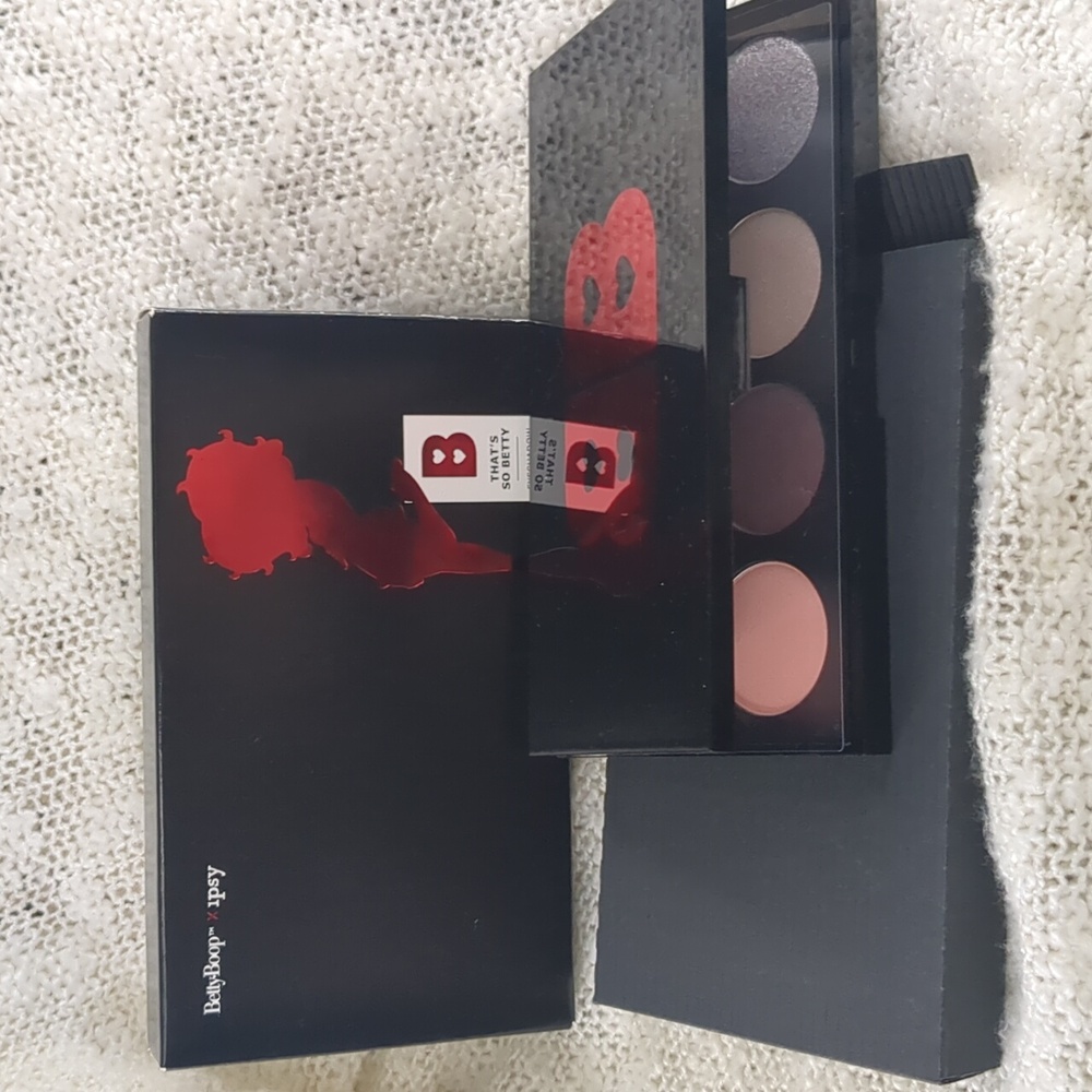 BETTY BOOP x ipsy That's So Betty Eyeshadow Palette, 12g/0.42oz - Picture 5 of 15